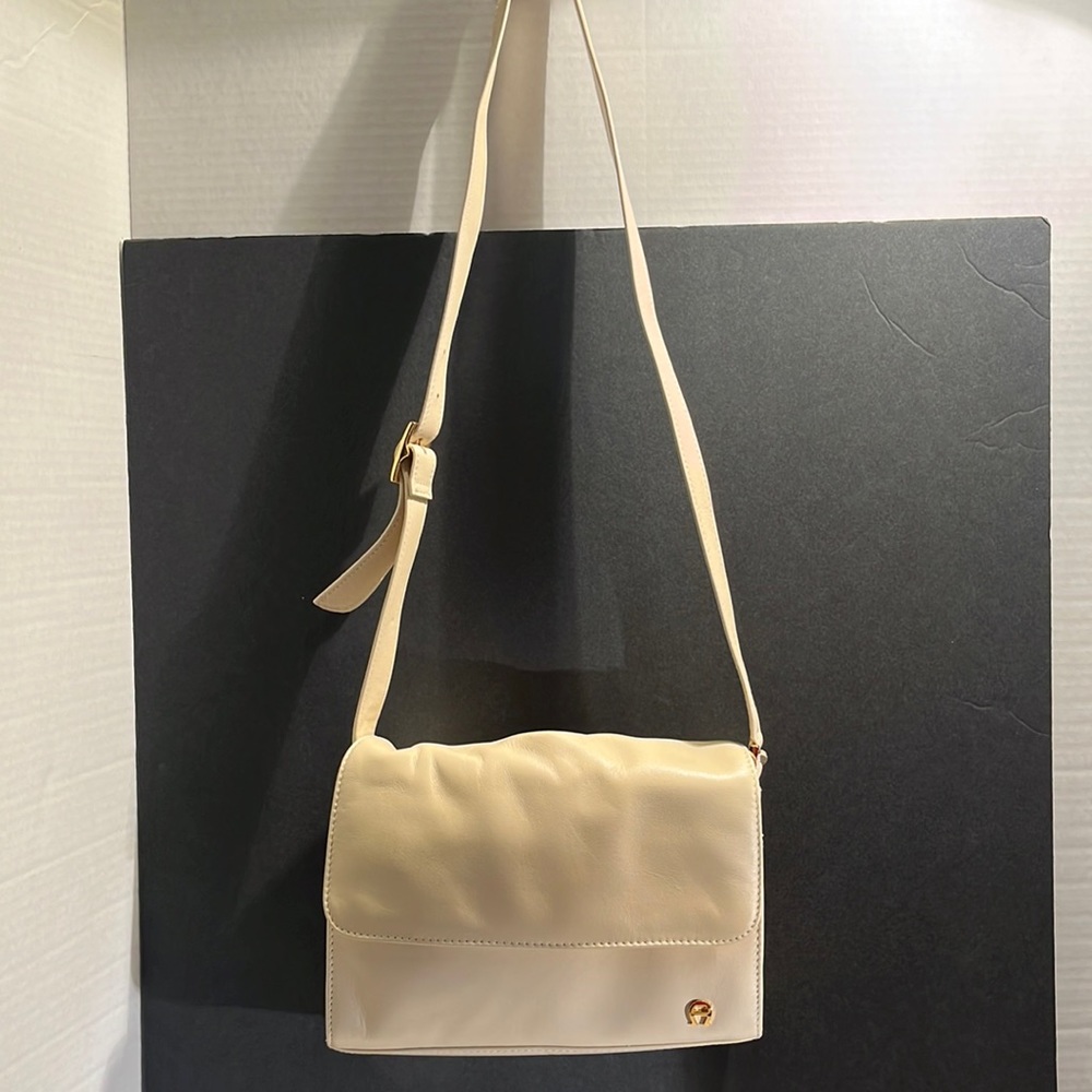 Etienne Aigner shoulder purse, genuine, leather cream color